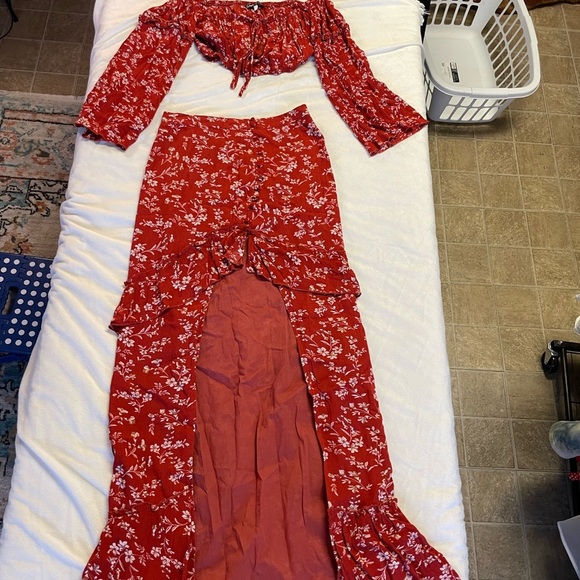 Floral Red Maxi Skirt ♥️ - Picture 3 of 3